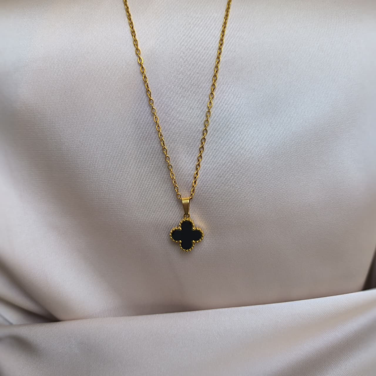 Collar Trebol